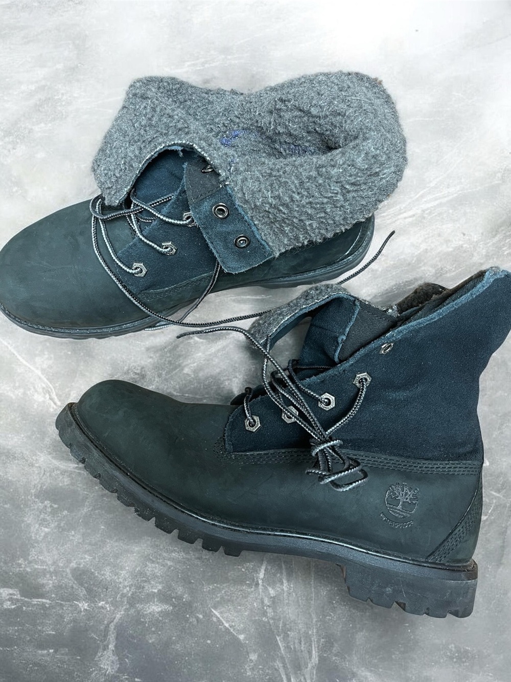 Timberland Women’s size 9 Dark Teal Nubuck Lace-Up Boots with Gray Sherpa Collar
